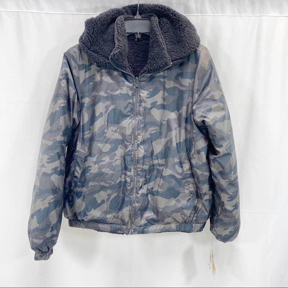 Zella Black Camo Print revisible Jacket - Picture 1 of 5